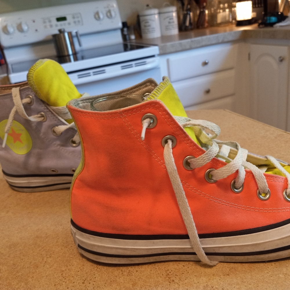 Converse - Picture 3 of 3